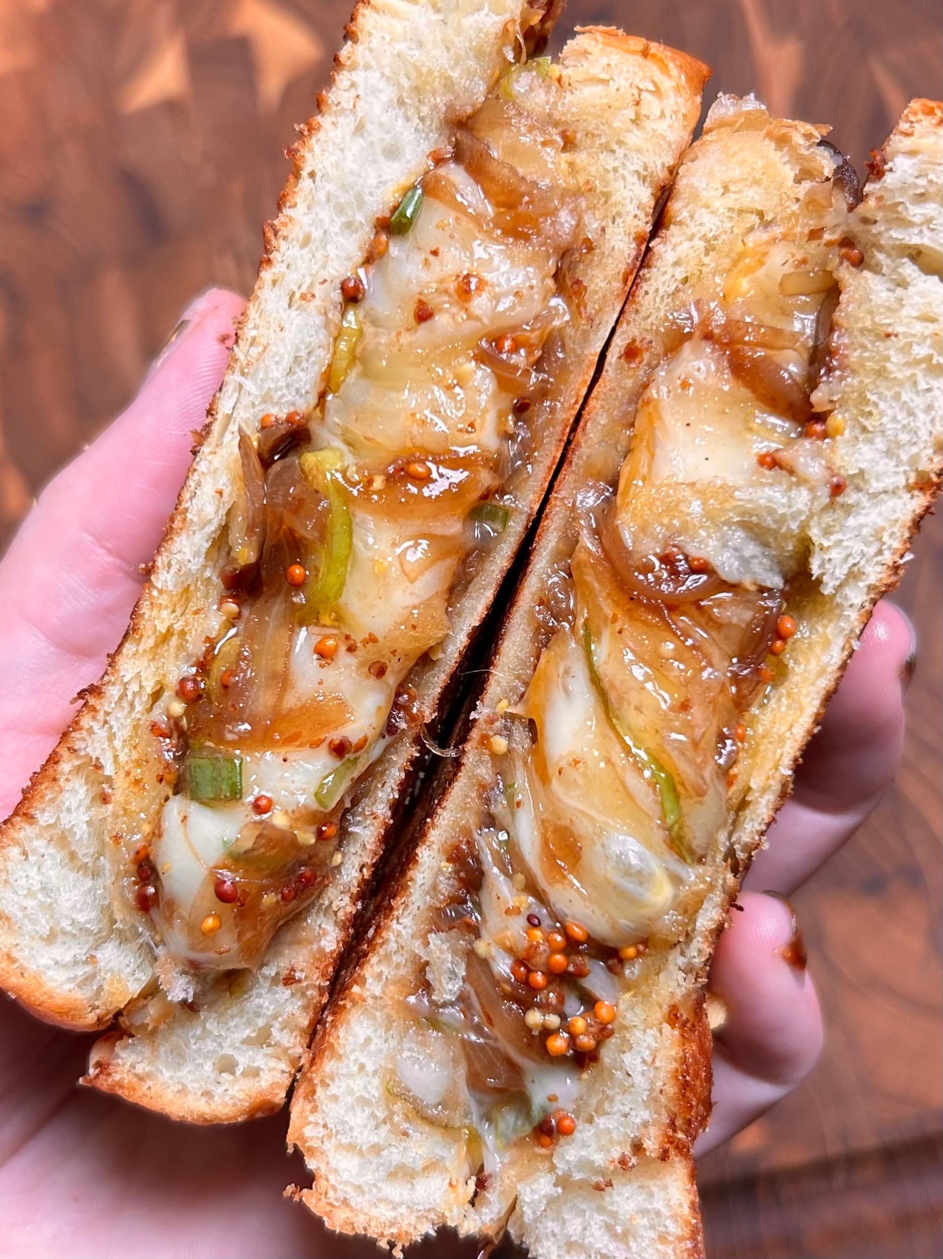 Grilled cheese aux oignons caramélisés 🫠🥪